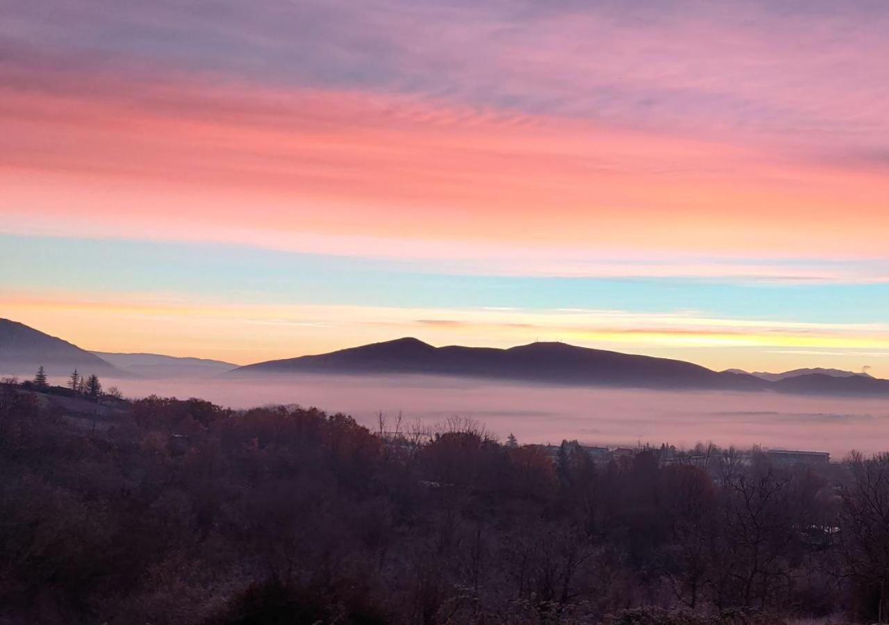 "Il Casaletto" Agriturismo Moderno, Vista Panoramica E Cibo Spettacolare- Scurcola Marsicana Kültér fotó